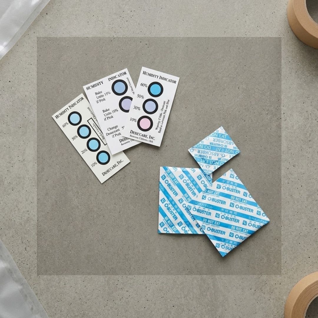 Humidity indicator cards and oxygen absorber packets